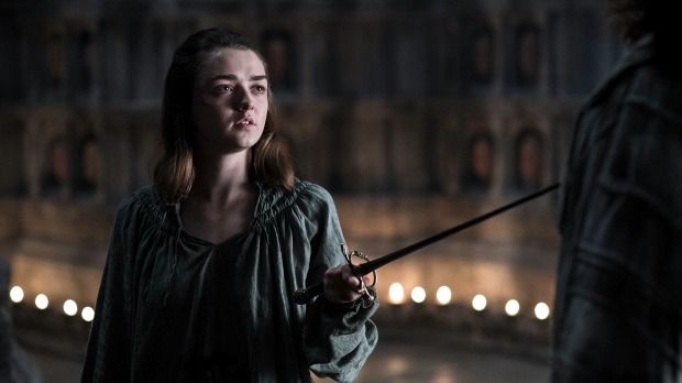 Arya-pointing-Needle-at-Sexy-Jesus-in-No